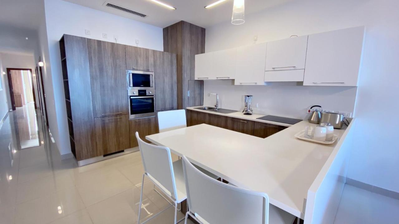 Point Sliema Sea Front Apartment Екстериор снимка