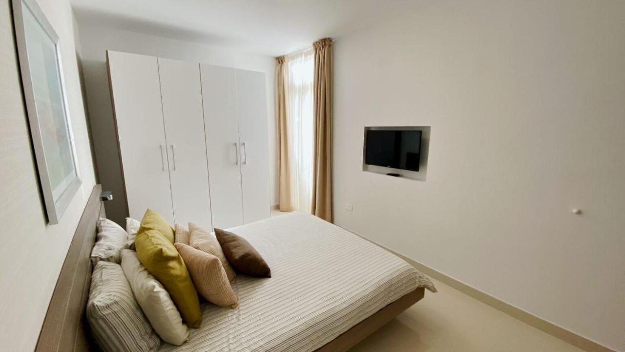 Point Sliema Sea Front Apartment Екстериор снимка